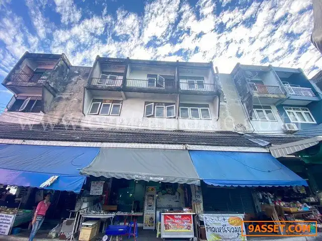 Commercial building-Shophouse อาคารพาณิชย์ รามอินทรา คันนายาว ใกล้ BTS วัดพระศรีมหาธาตุ