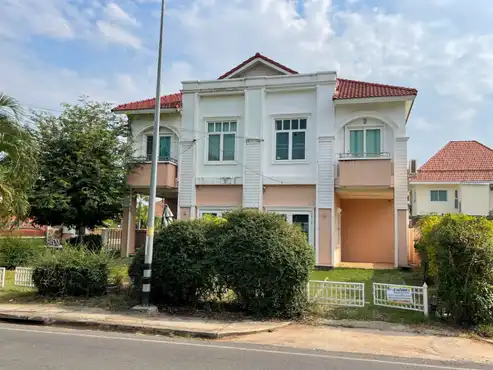 Townhouse-Homes For Rent in Mueang Udon Thani: -