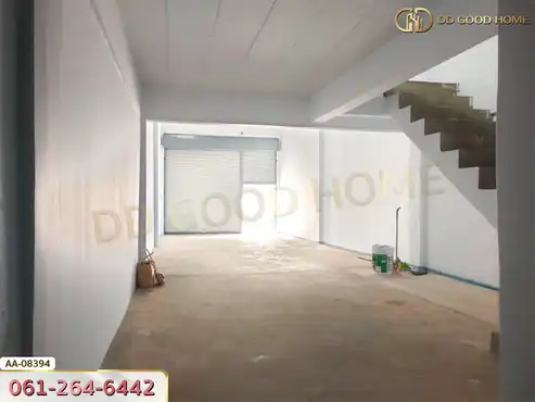 出售Seacon Bangkae商场附近的 排屋商铺: -