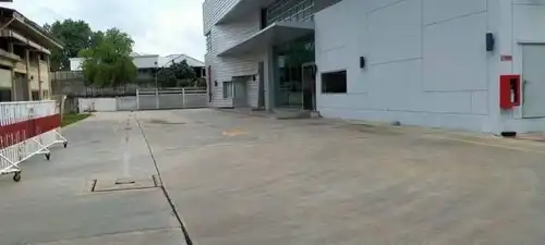 出租Big C Wongsawang商场附近的 仓库: -