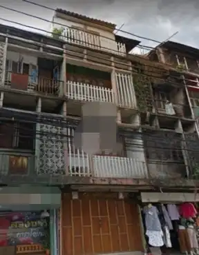 出售安翁湾路上的排屋商铺: -