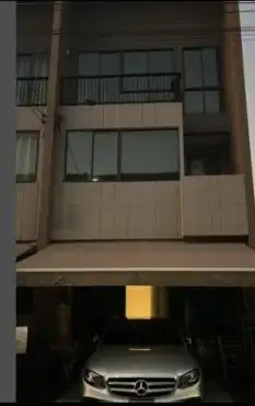 Townhouse-Homes For Sale near Rajabhat university Suan Sunandha,: -