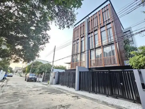 ขายบ้านแฝดถนน อ่อนนุช |9ASSET.COM: ขาย บ้านแฝด Pool Villa 3.5 ชั้น พระราม 9 ซอย 51 รีโนเวทใหม่ทั้งหลัง 43 ตร.วา