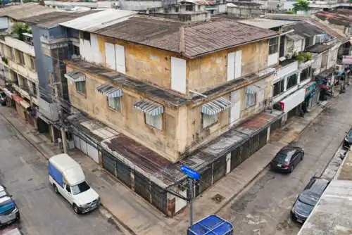 Commercial building-Shophouses for For Rent near Saranrom park: -