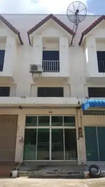 出售排屋商铺 春武里（Chon Buri）-共557套: -