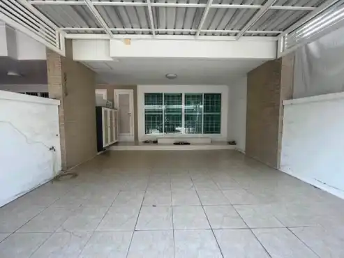Townhouse-Homes For Rent Prasert Manukitch Rd: -