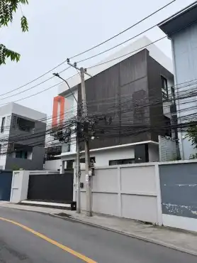 Detached Houses for For Rent near MRT - Orange line: -