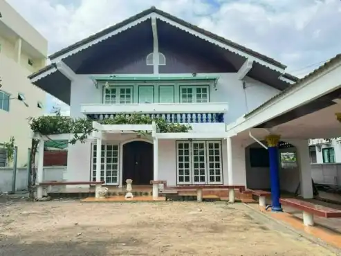 Detached Houses For Sale near MRT - Yellow line,: -