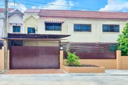 Townhouse-Homes for For Rent near MRT - Yellow line: -