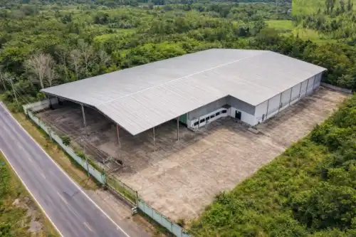 Warehouses for For Rent near Train Lines: -