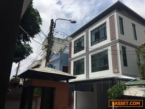 ขายบ้านแฝด ใกล้ MRT - สายสีหลือง |9ASSET.COM: AH072 ขายบ้านแฝดสร้างหม่ 300 ตรม. ประชาอุทิศ 13 เพียง 1 กม. จาก MRT ห้วยขวาง