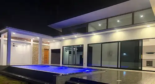 出售苏梅岛县别墅: -