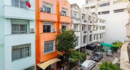 ขายอาคารพาณิชย์-ตึกแถว ใกล้ MRT - สายสีหลือง |9ASSET.COM: ขายอาคารพาณิชย์ 4 ชั้น 2 คูหาติดกันตีทะลุกัน 680 ตร.ม. ถนนลาดพร้าว 15 (ซอย RS) ใกล้ Union Mall