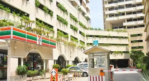 ขายคอนโด ใกล้ โรงพยาบาล: ขายคอนโด 150 ตร.ม. ชั้น 11 โครงการ สราญใจ แมนชั่น ซอยสุขุมวิท 6 ใกล้ BTS นานา