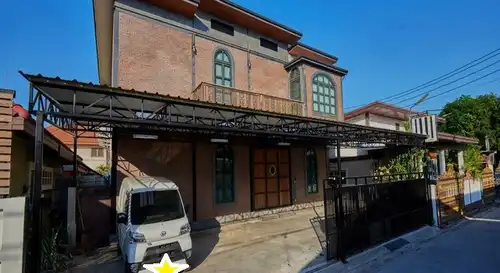 ขายบ้านเดี่ยว ถนนลาดพร้าว บ้านจัดสรร บ้านมือสองราคาถูก: ขายบ้านเดี่ยว และอาคารสตูดิโอ 97.4 ตรว. ย่านลาดพร้าว โชคชัย 4 ซอย 14 ซอยตรงข้ามโรงพยาบาลเปาโล ใกล้รถไฟฟ้าสายสีเหลือง