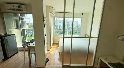 出售大学附近的 高档公寓: -