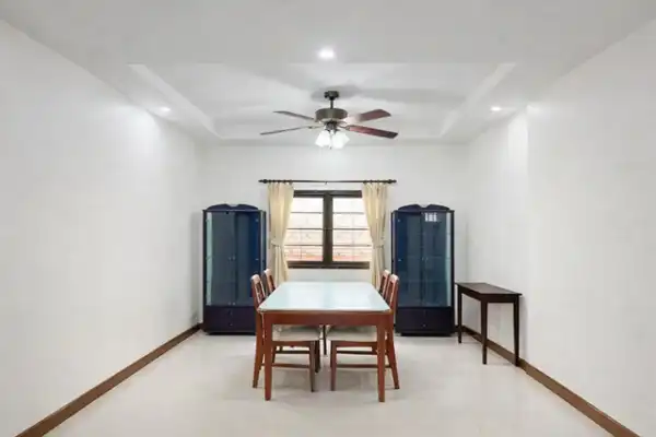 Detached House เฟอร์ครบ บ้านเดี่ยวรีโนเวทใหม่ 4-5 นอน 2 น้ำ MRTลาดพร้าว76–82 รัชดา ห้วยขวาง 1 กม. และประชาอุทิศ เหม่งจ๋าย 60 ตร.ว. 220 
