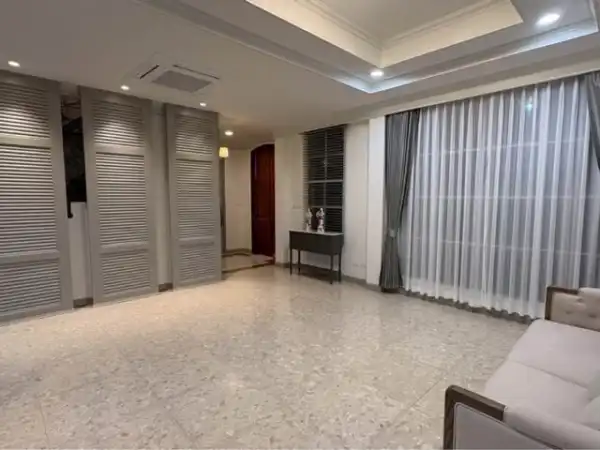 Detached House  บ้าน โกลเด้นนครา 5ห้องนอน 85000 บาท ใกล้กับ - GOOD! ใกล้แอร์พอร์ตลิงค์ บ้านทับช้าง