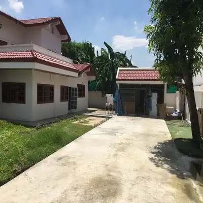 บ้านเดี่ยว ให้เช่าบ้านเดี่ยว2ชัั้น ถนนลาดพร้าว 41ที่ดิน 250 ตร.ว300 ตรม มีห้องออฟฟิศ เหมาะทำHome Office มี4นอน3น้ำจดทะเบียนบริษัทได