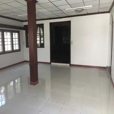 บ้านเดี่ยว ให้เช่าบ้านเดี่ยว2ชัั้น ถนนลาดพร้าว 41ที่ดิน 250 ตร.ว300 ตรม มีห้องออฟฟิศ เหมาะทำHome Office มี4นอน3น้ำจดทะเบียนบริษัทได